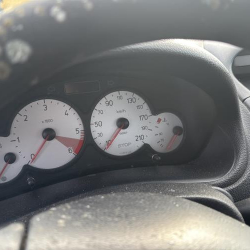 Vitre arriere droit PEUGEOT 206 Photo n°18