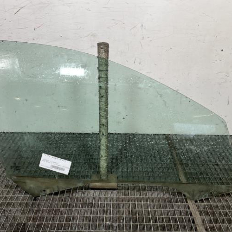 Vitre avant droit PEUGEOT 206 Photo n°1