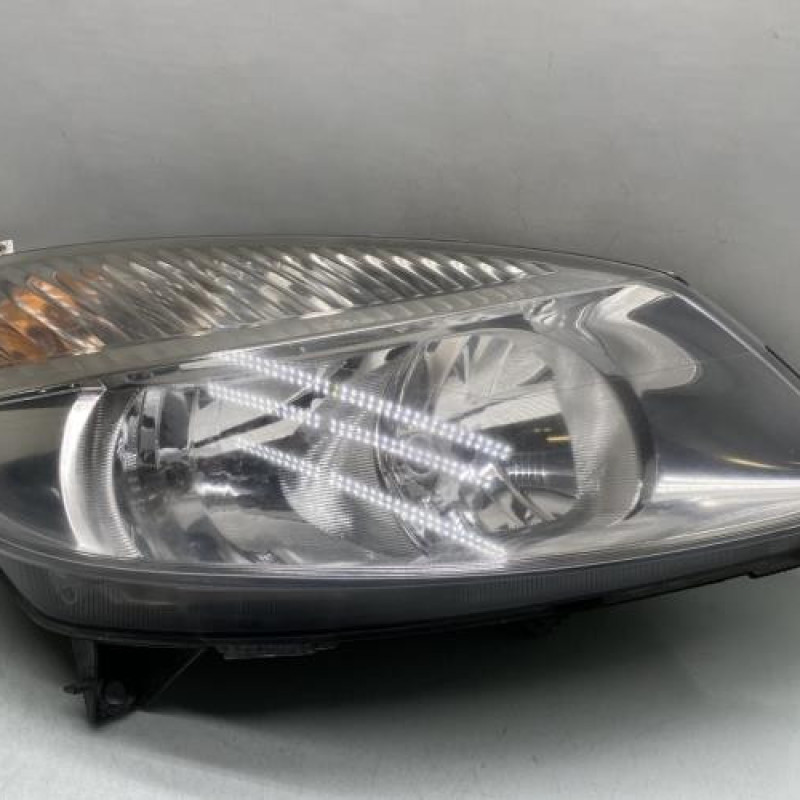 Optique avant principal droit (feux)(phare) RENAULT SCENIC 2 Photo n°1