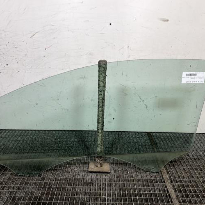 Vitre avant droit CITROEN C2 Photo n°4