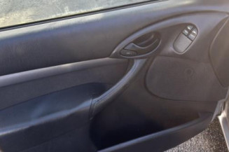 Serrure avant gauche FORD FOCUS 1