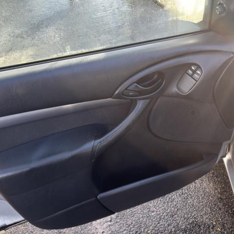 Serrure avant gauche FORD FOCUS 1 Photo n°14