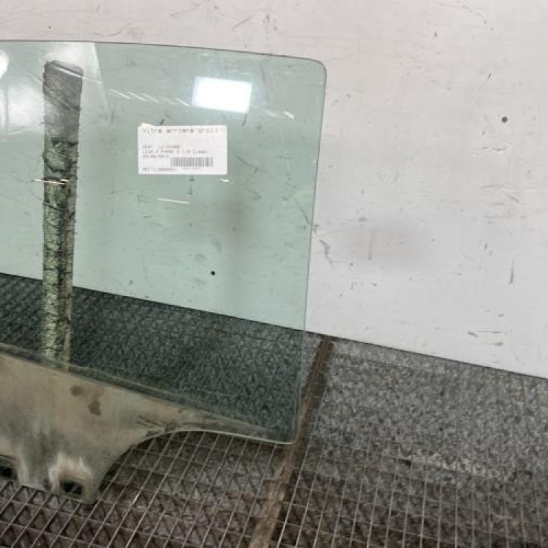 Vitre arriere droit SEAT LEON 2 Photo n°3