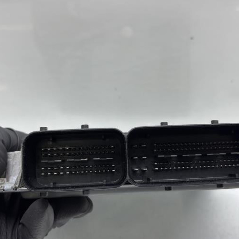 Calculateur moteur AUDI A1 1 Photo n°2