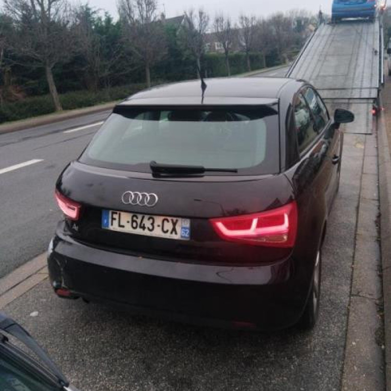 Calculateur moteur AUDI A1 1 Photo n°15