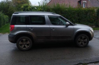 Calculateur moteur SKODA YETI