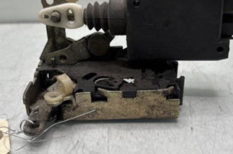 Serrure avant droit PEUGEOT 205 Photo n°1