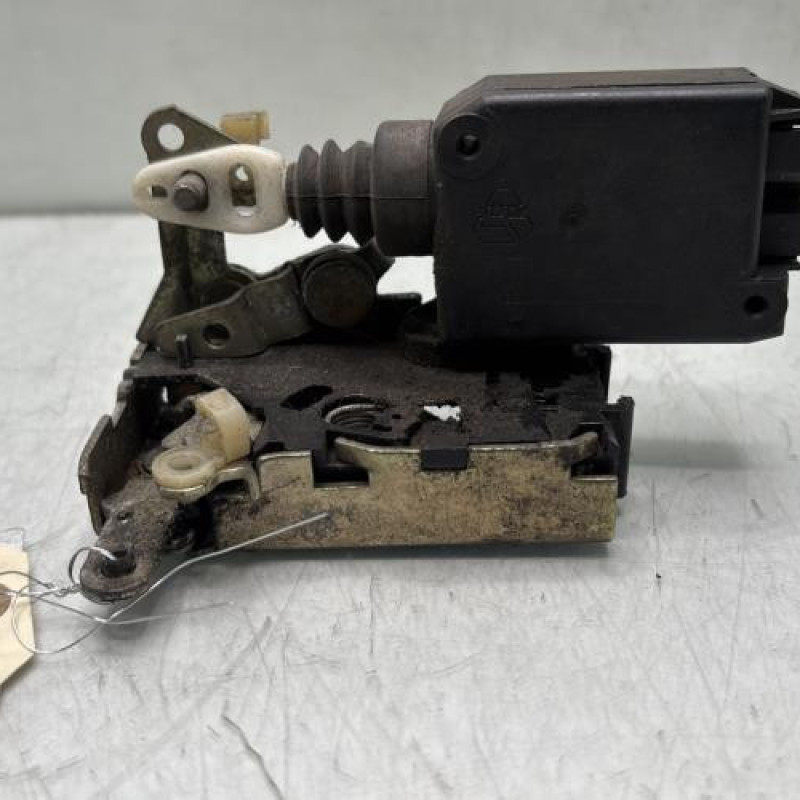 Serrure avant droit PEUGEOT 205 Photo n°1