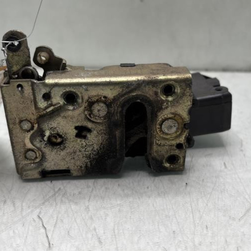 Serrure avant droit PEUGEOT 205 Photo n°3