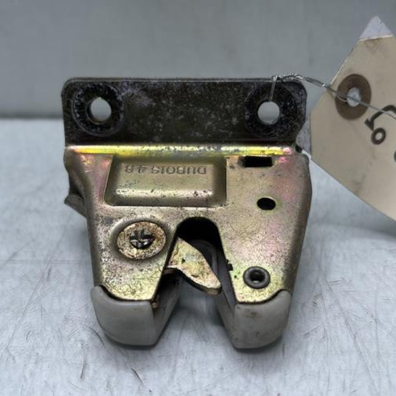 Serrure de coffre PEUGEOT 205 Photo n°1