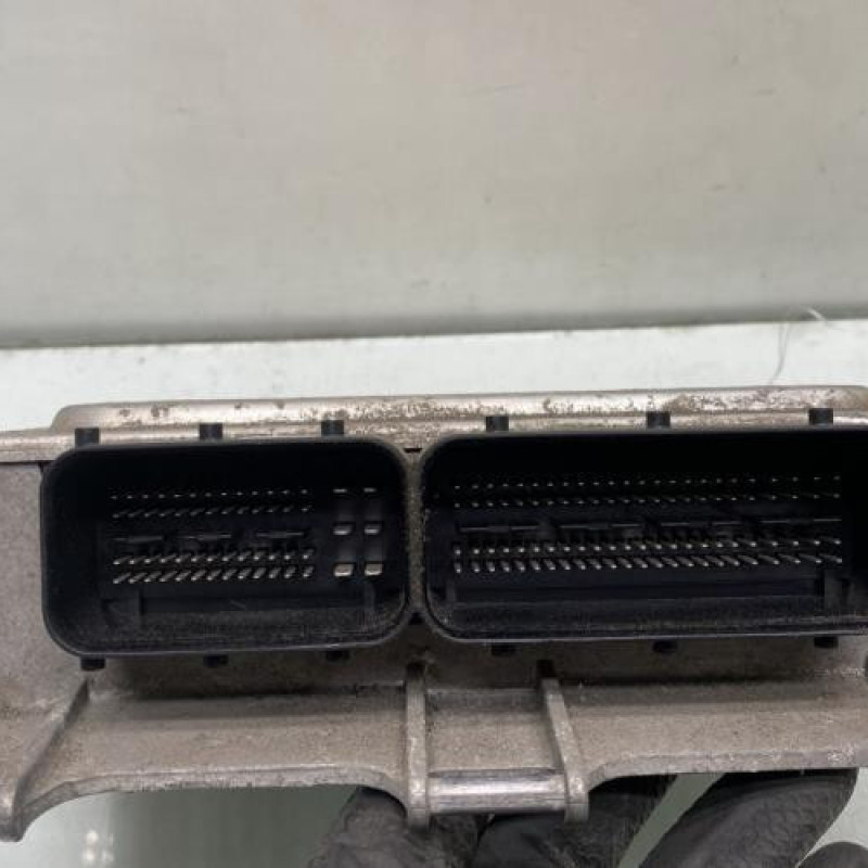 Calculateur moteur MERCEDES CLASSE A 169 Photo n°3