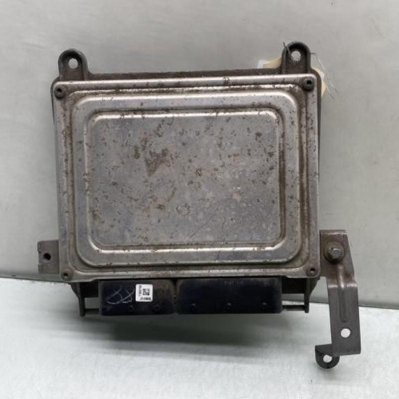 Calculateur moteur MERCEDES CLASSE A 169 Photo n°4