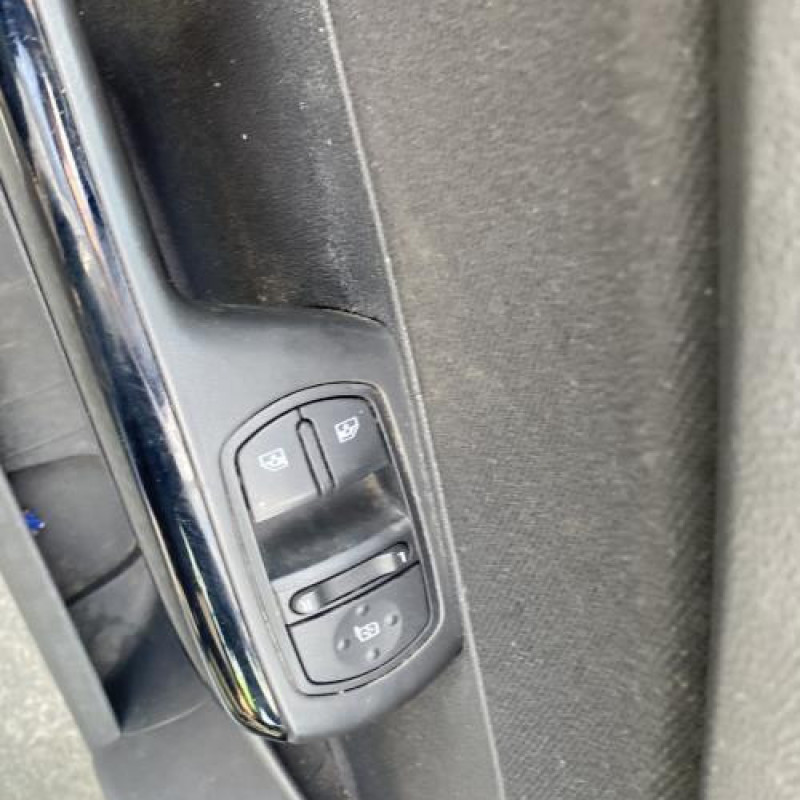 Com (Bloc Contacteur Tournant+Commodo Essuie Glace+Commodo Phare) OPEL CORSA D Photo n°15