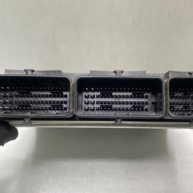 Calculateur moteur DACIA SANDERO 2 Photo n°3