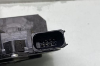 Serrure avant droit OPEL CORSA D