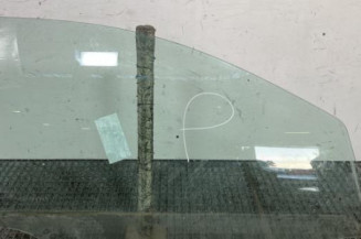 Vitre avant droit PEUGEOT 308 2 Photo n°1