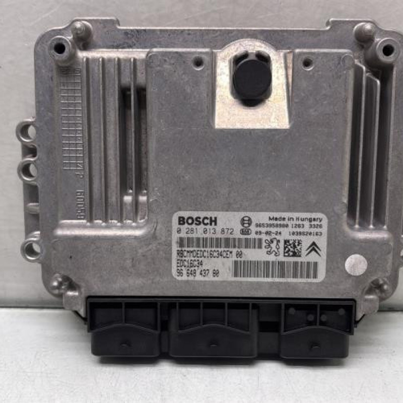 Calculateur moteur PEUGEOT 308 1 Photo n°1