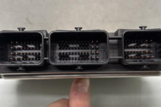 Calculateur moteur PEUGEOT 308 1