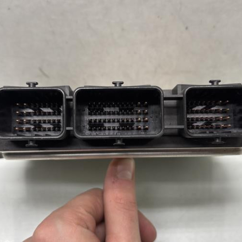 Calculateur moteur PEUGEOT 308 1 Photo n°3