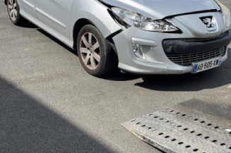 Calculateur moteur PEUGEOT 308 1