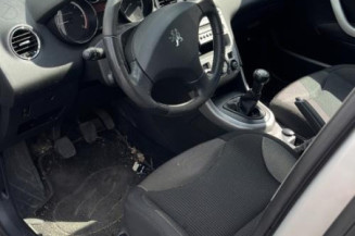 Calculateur moteur PEUGEOT 308 1