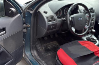 Serrure avant droit FORD MONDEO 2