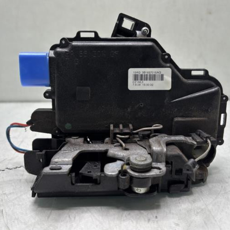 Serrure avant gauche VOLKSWAGEN POLO 4 Photo n°1