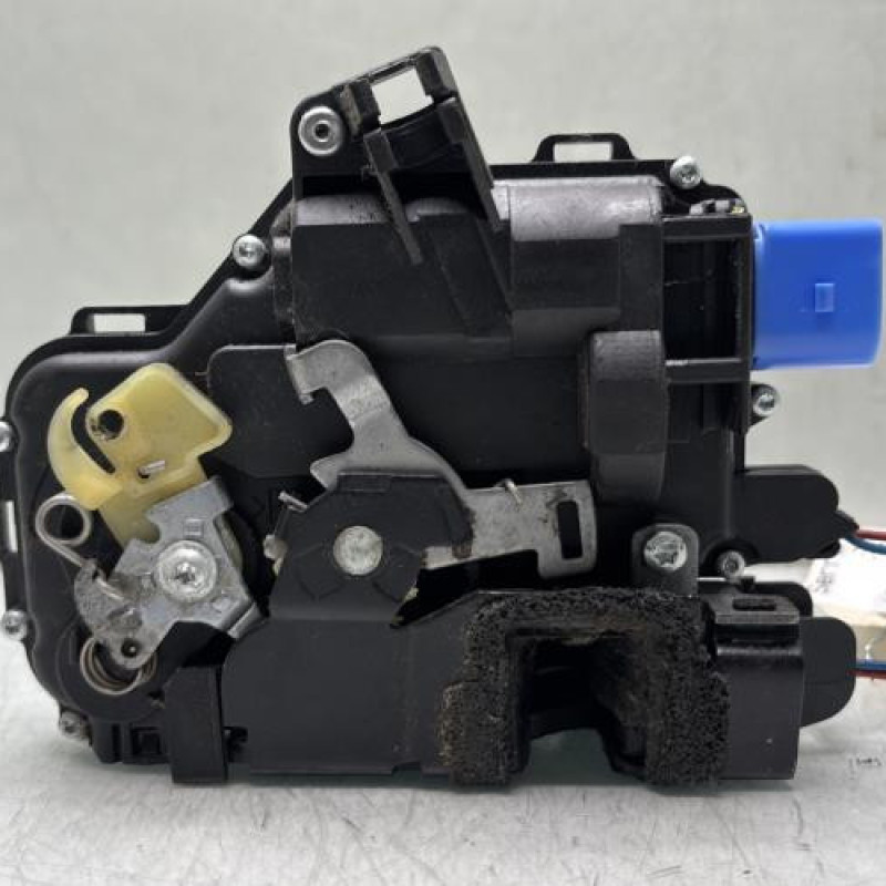 Serrure avant gauche VOLKSWAGEN POLO 4 Photo n°3