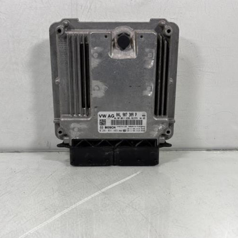 Calculateur moteur VOLKSWAGEN TOURAN 3 Photo n°1