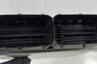 Calculateur moteur VOLKSWAGEN TOURAN 3