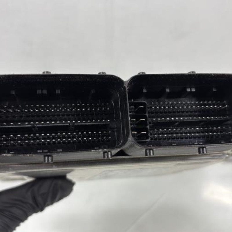 Calculateur moteur VOLKSWAGEN TOURAN 3 Photo n°4