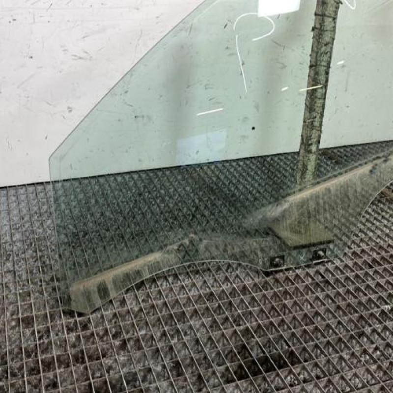 Vitre avant gauche DACIA SANDERO 2 Photo n°2