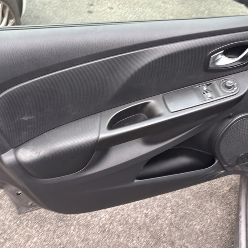 RENAULT CLIO 4 PHASE 1 1.5 DCI - 8V TURBO Photo n°9