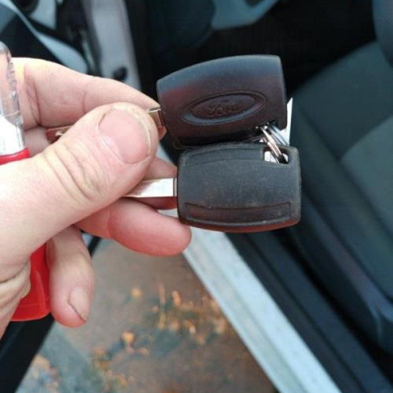 Pare boue avant gauche FORD FIESTA 6 Photo n°5