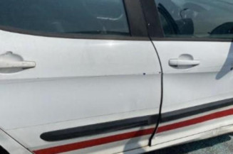 Pare boue avant gauche PEUGEOT 308 1