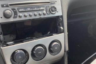 Pare boue avant gauche PEUGEOT 308 1