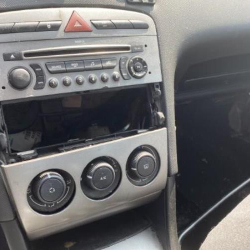 Pare boue avant gauche PEUGEOT 308 1 Photo n°10