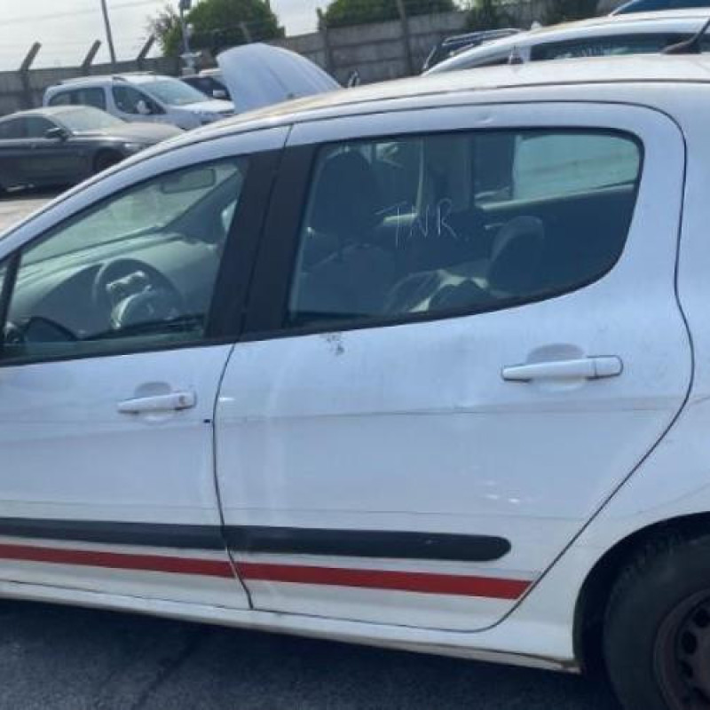 Pare boue avant gauche PEUGEOT 308 1 Photo n°15