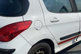 Pare boue avant gauche PEUGEOT 308 1