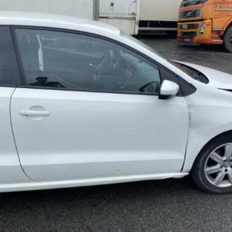 Pare boue arriere droit VOLKSWAGEN POLO 5 Photo n°8