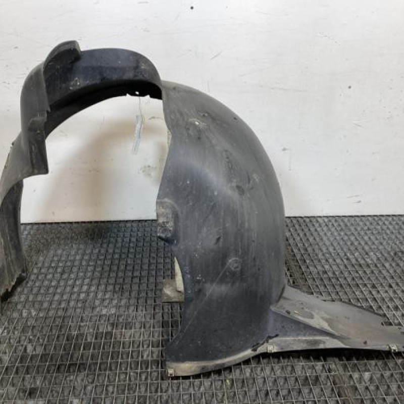 Pare boue avant gauche VOLKSWAGEN POLO 5 Photo n°2