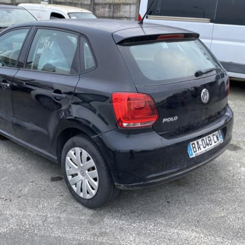 Pare boue avant gauche VOLKSWAGEN POLO 5 Photo n°8