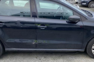 Pare boue avant gauche VOLKSWAGEN POLO 5