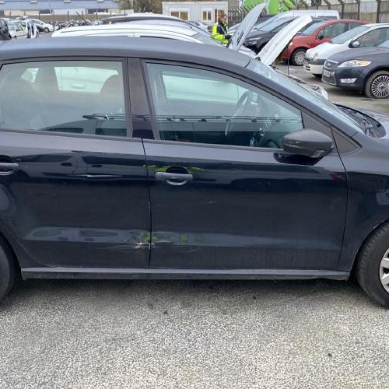 Pare boue avant gauche VOLKSWAGEN POLO 5 Photo n°11