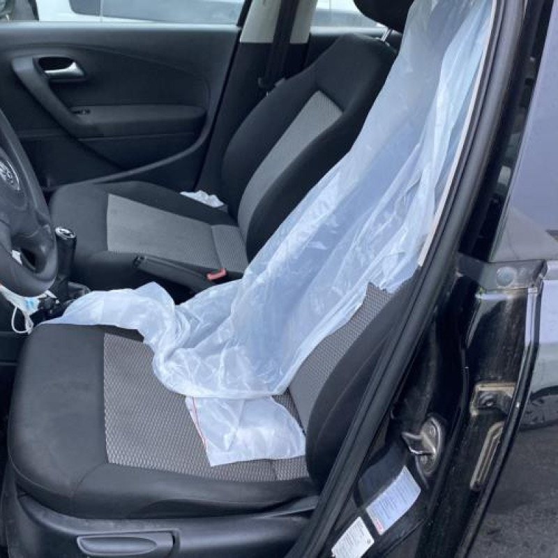 Pare boue avant gauche VOLKSWAGEN POLO 5 Photo n°13