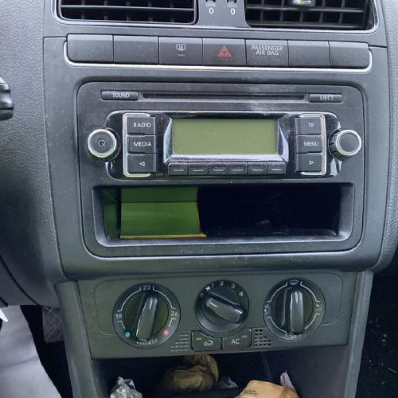 Pare boue avant gauche VOLKSWAGEN POLO 5 Photo n°19