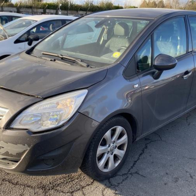 Pare boue avant gauche OPEL MERIVA B Photo n°4