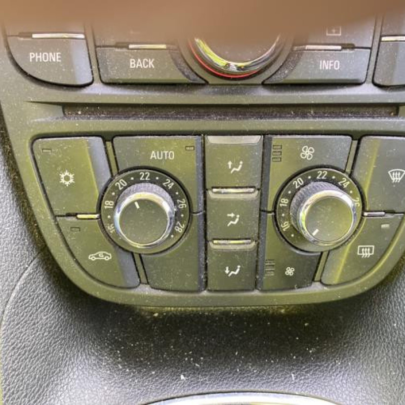 Pare boue avant gauche OPEL MERIVA B Photo n°20