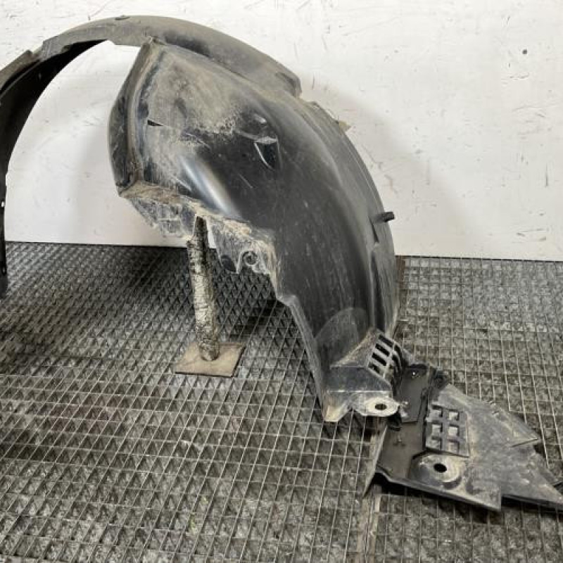 Pare boue avant gauche DACIA SANDERO 2 Photo n°3