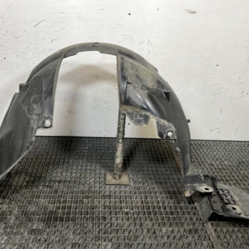 Pare boue avant gauche DACIA SANDERO 2 Photo n°4